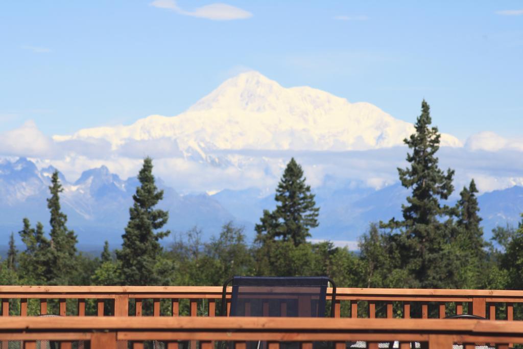 Suite with Mountain View