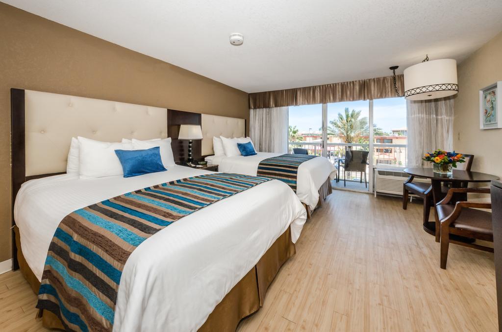 Standard Doppelzimmer mit Queensize-Bett und Balkon