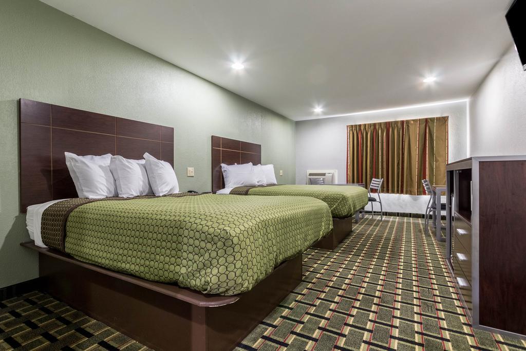 Standard Queen Room with Two Queen Beds