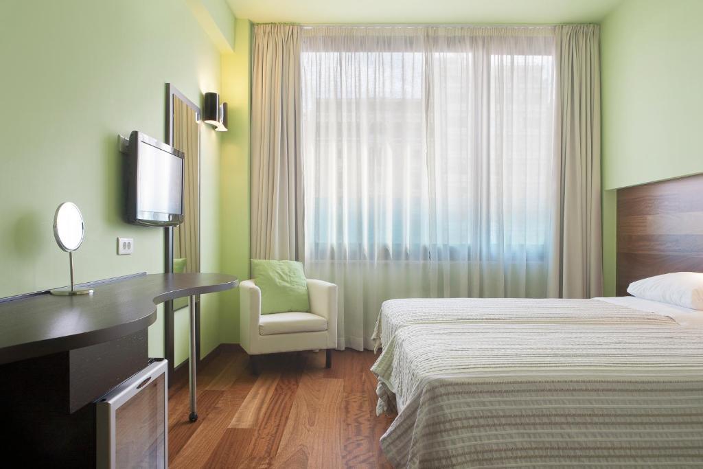 Economy Room