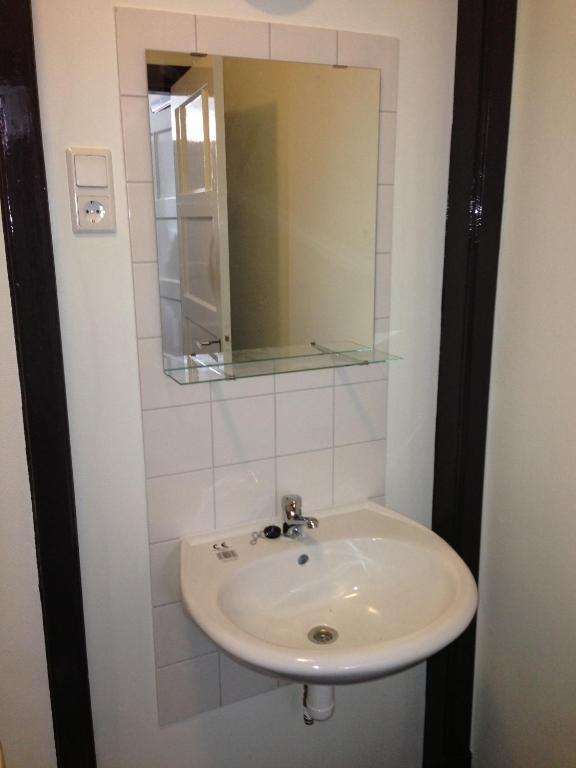 Eenpersoonskamer met Gedeelde Badkamer