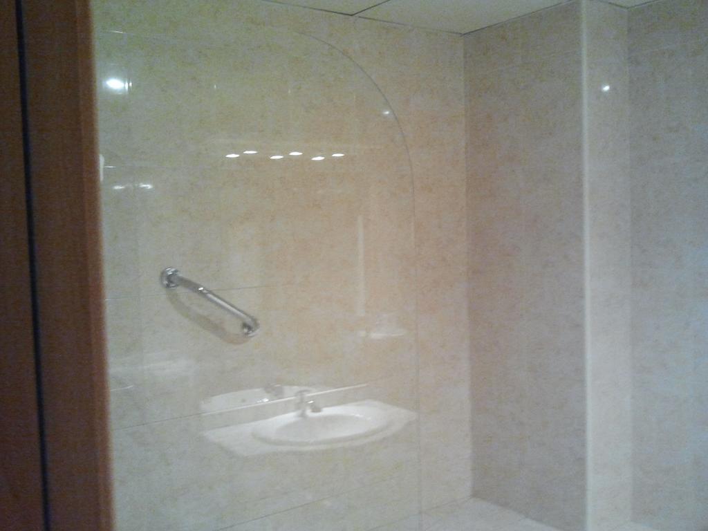 Estudio (2 adultos)