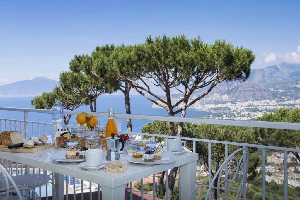 Monolocale con Balcone e Vista Mare (3 Adulti)
