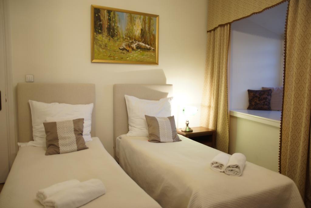 Double or Twin Room (23)