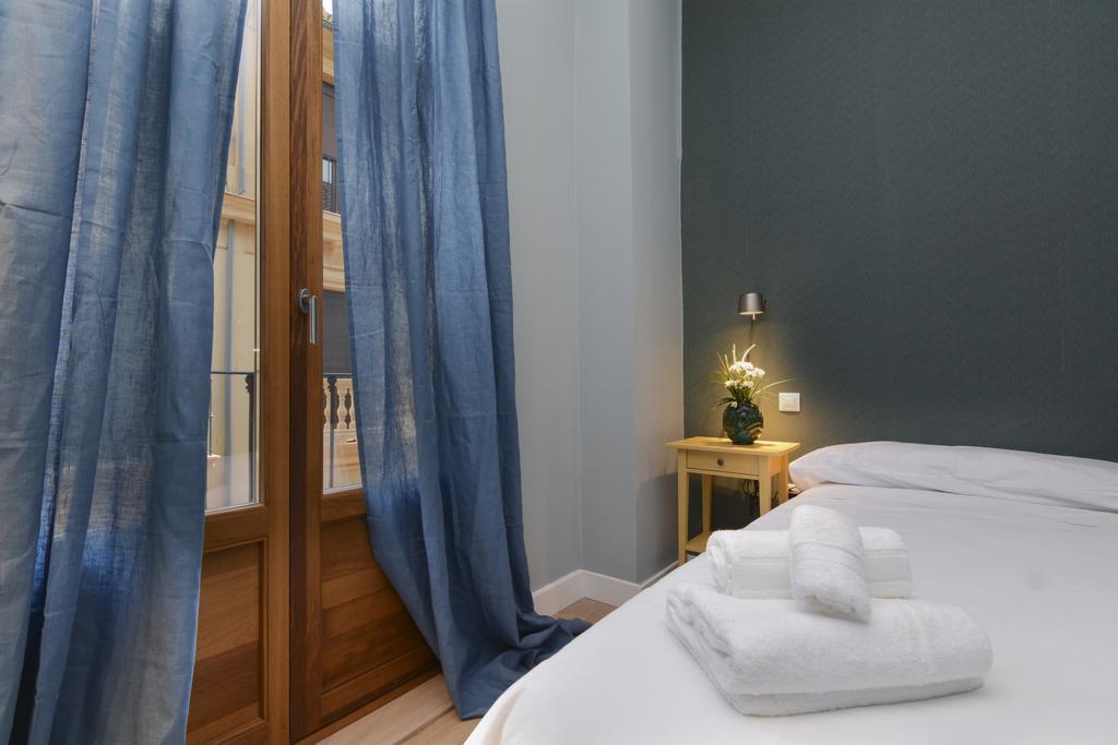 Zweibettzimmer mit Balkon