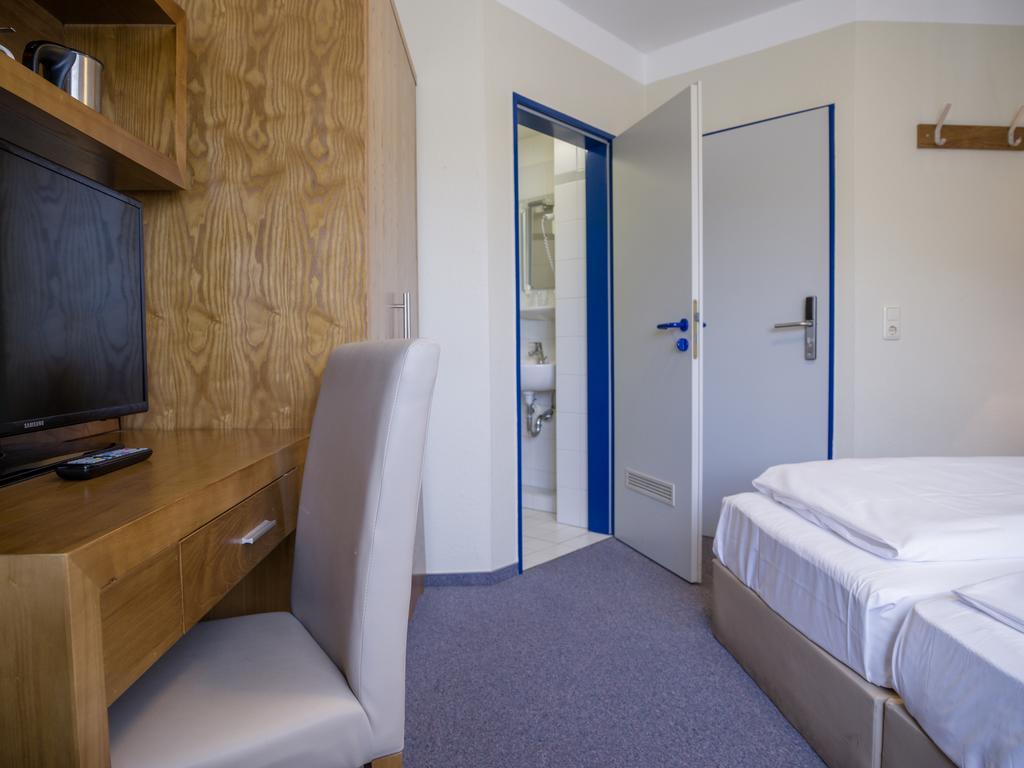 Standard Zimmer mit Kingsize-Bett