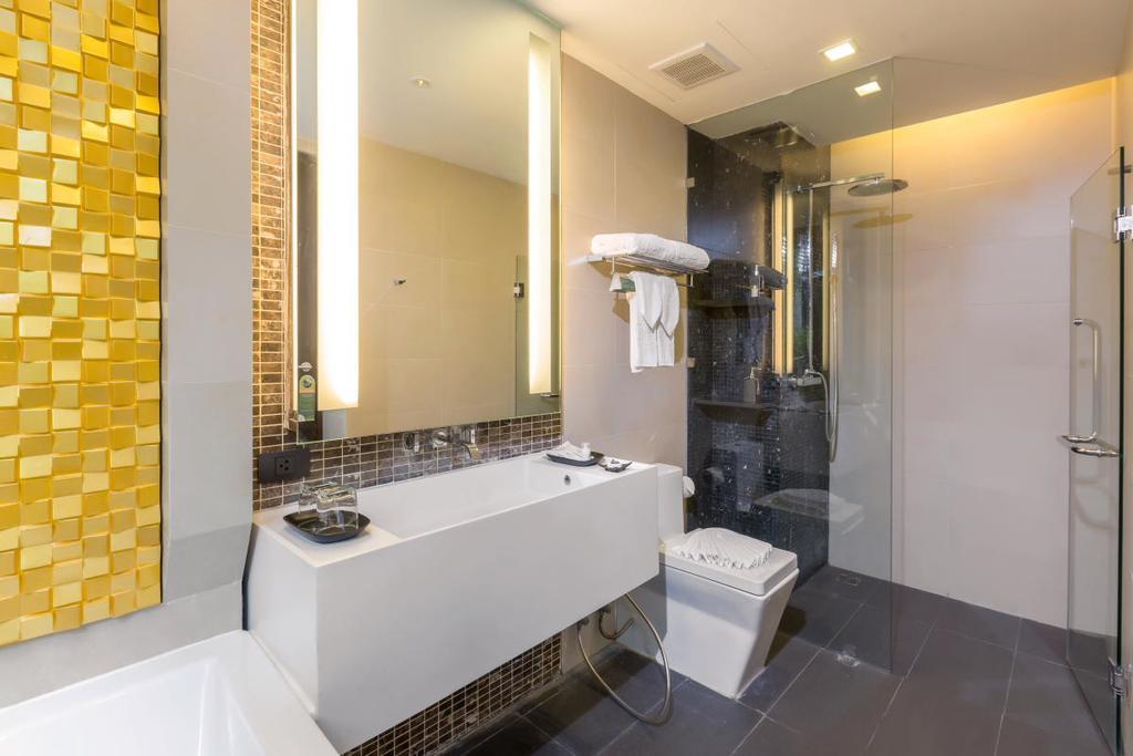Junior Suite with Pool Access