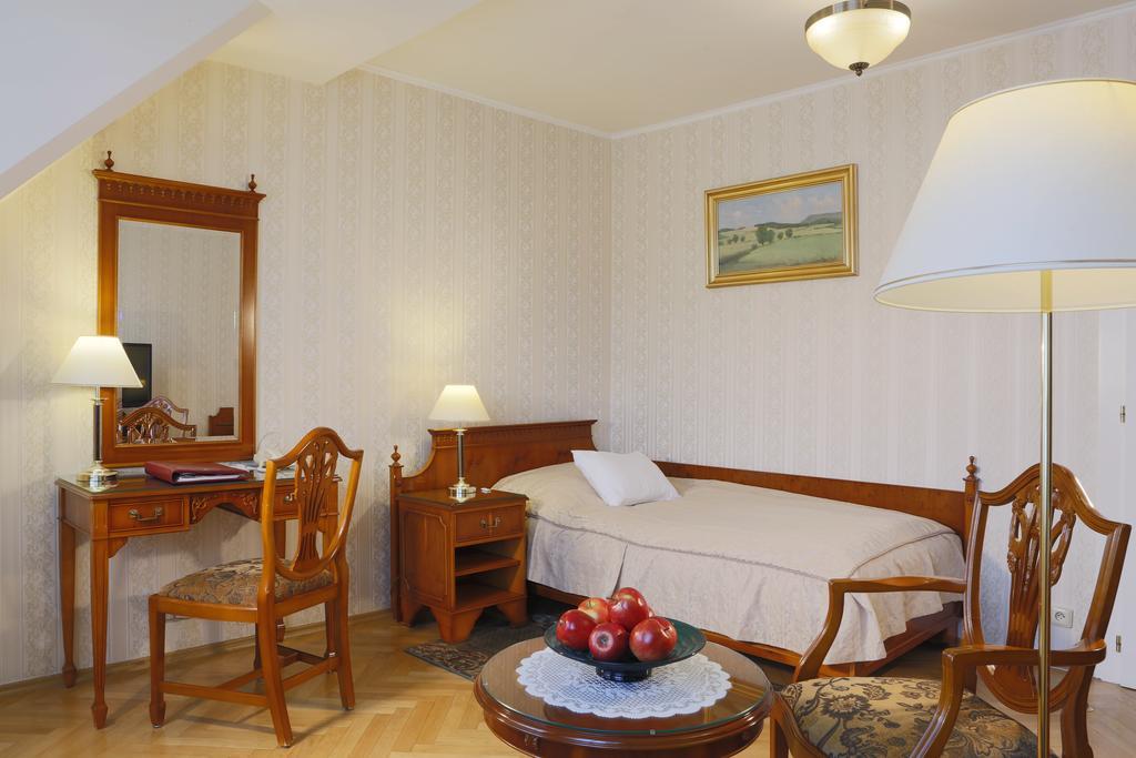 Standard Single Room,1206217447:JPEG