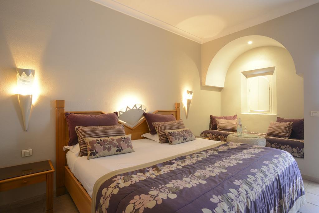 Quarto Triplo (2 Adultos + 1 Criança)