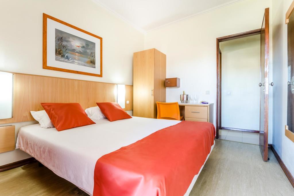 Quarto Duplo ou Twin com Casa de Banho Privativa