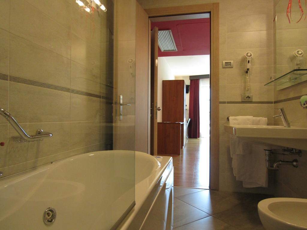 Camera Familiare con Balcone