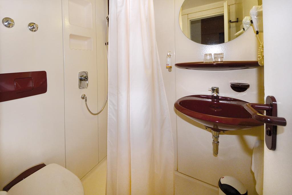 Kleines Economy Doppel- oder Zweibettzimmer