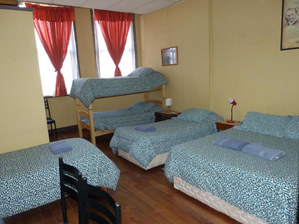 Quarto Família (6 Adultos)