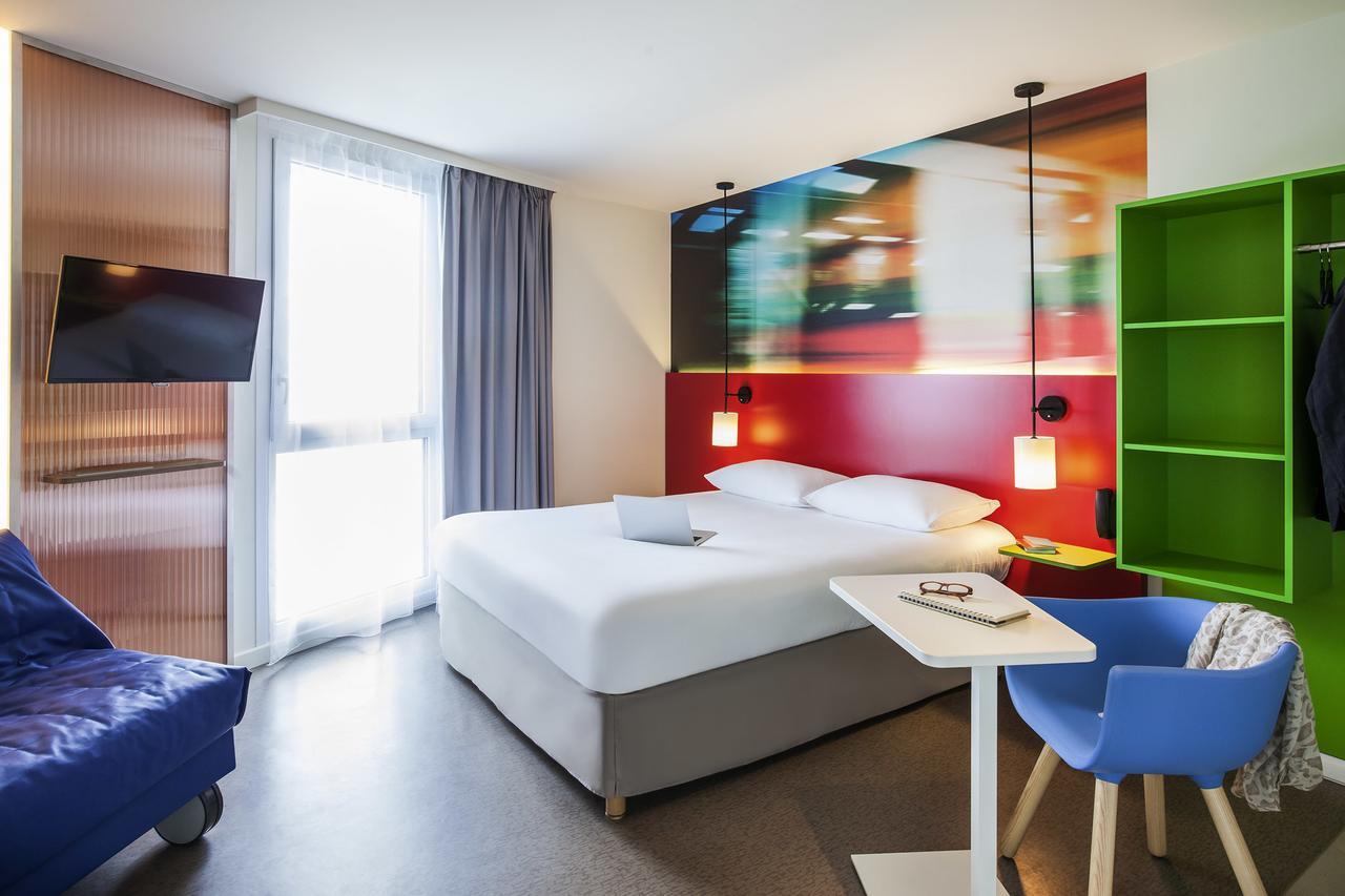 Standard Family Suite with One Double Bed and Twin Beds,1731476218:JPEG