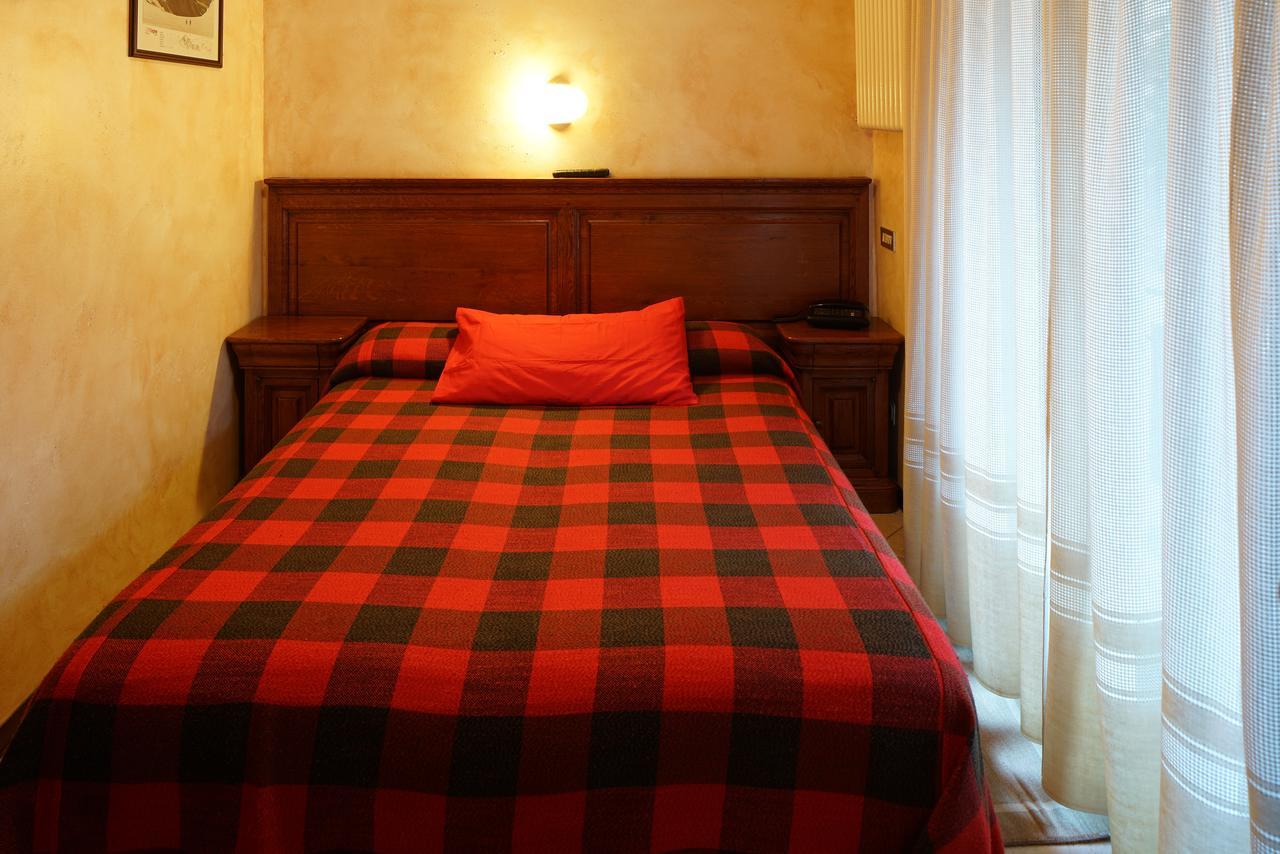 Small Double Room,1584521920:JPEG