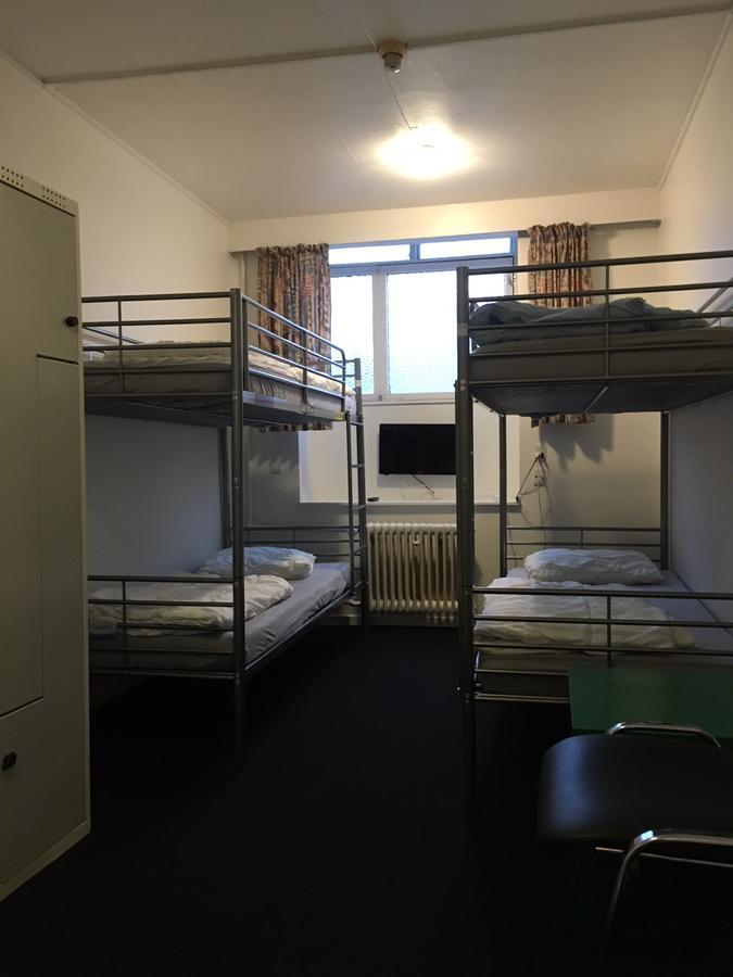 Posto Letto in Dormitorio Maschile per 4 Persone