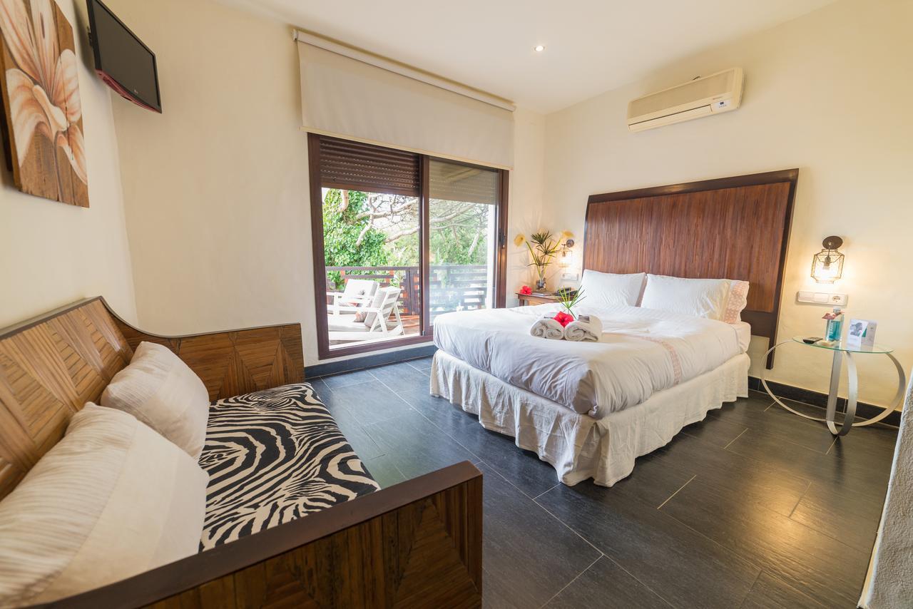 Habitación Doble Superior con balcón y vistas al mar