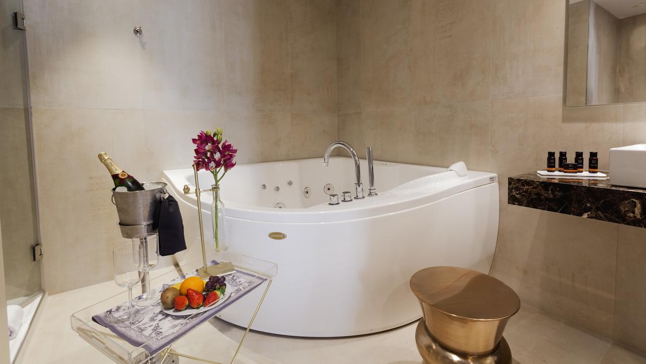 Deluxe Double Room with Jacuzzi®,1284803572:JPEG