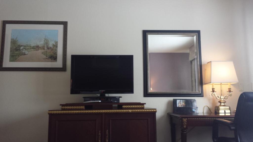 King Room - Non-Smoking