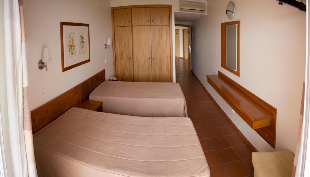 Quarto Twin com Vista Montanha