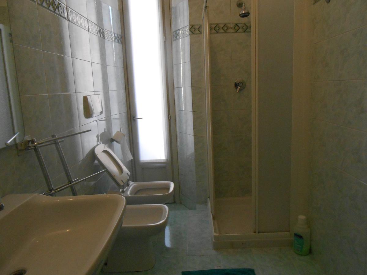 Eenpersoonskamer met Gedeelde Badkamer