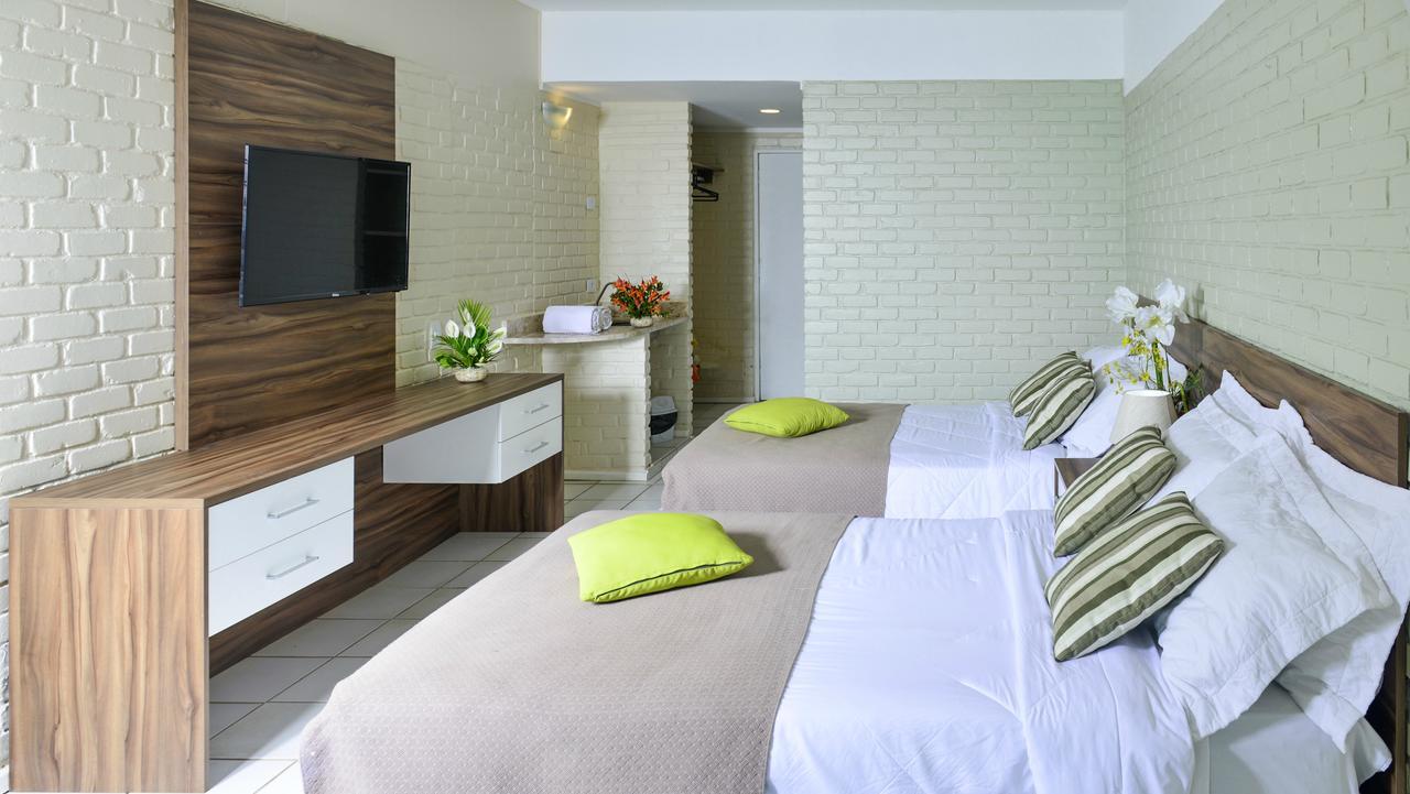 Quarto Luxo com Cama de Casal ou 2 de Solteiro e Vista do Mar