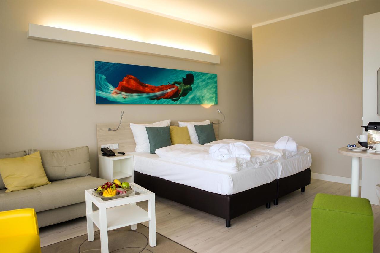 Doppelzimmer mit seitlichem Meerblick