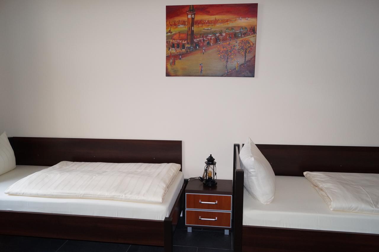 Zweibettzimmer mit eigenem Bad