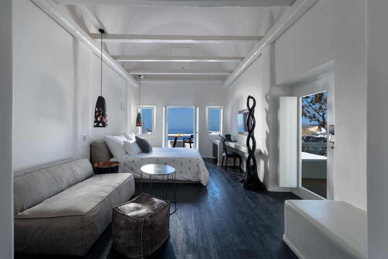 Honeymoon Pool Suite