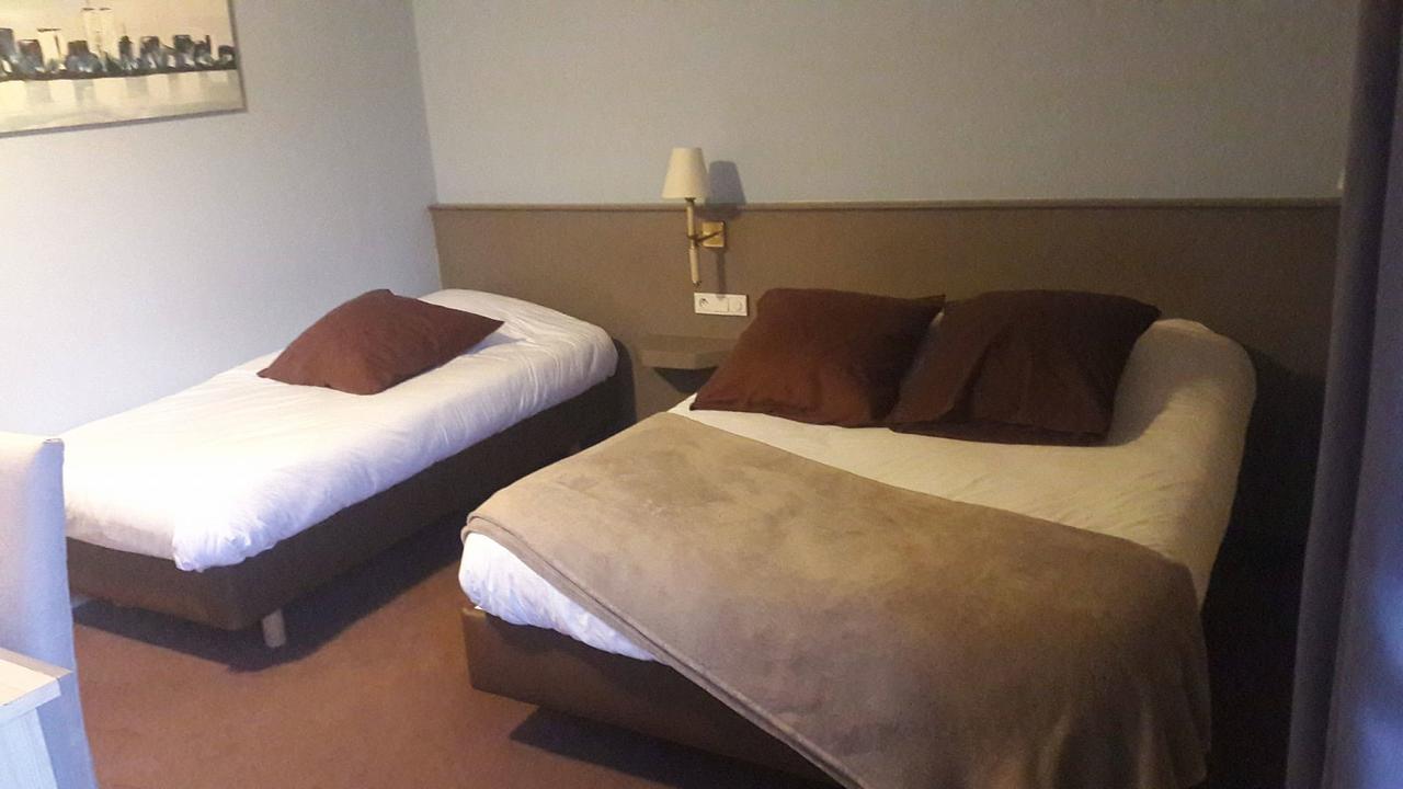Chambre Double ou Lits Jumeaux avec Salle de Bains Privative