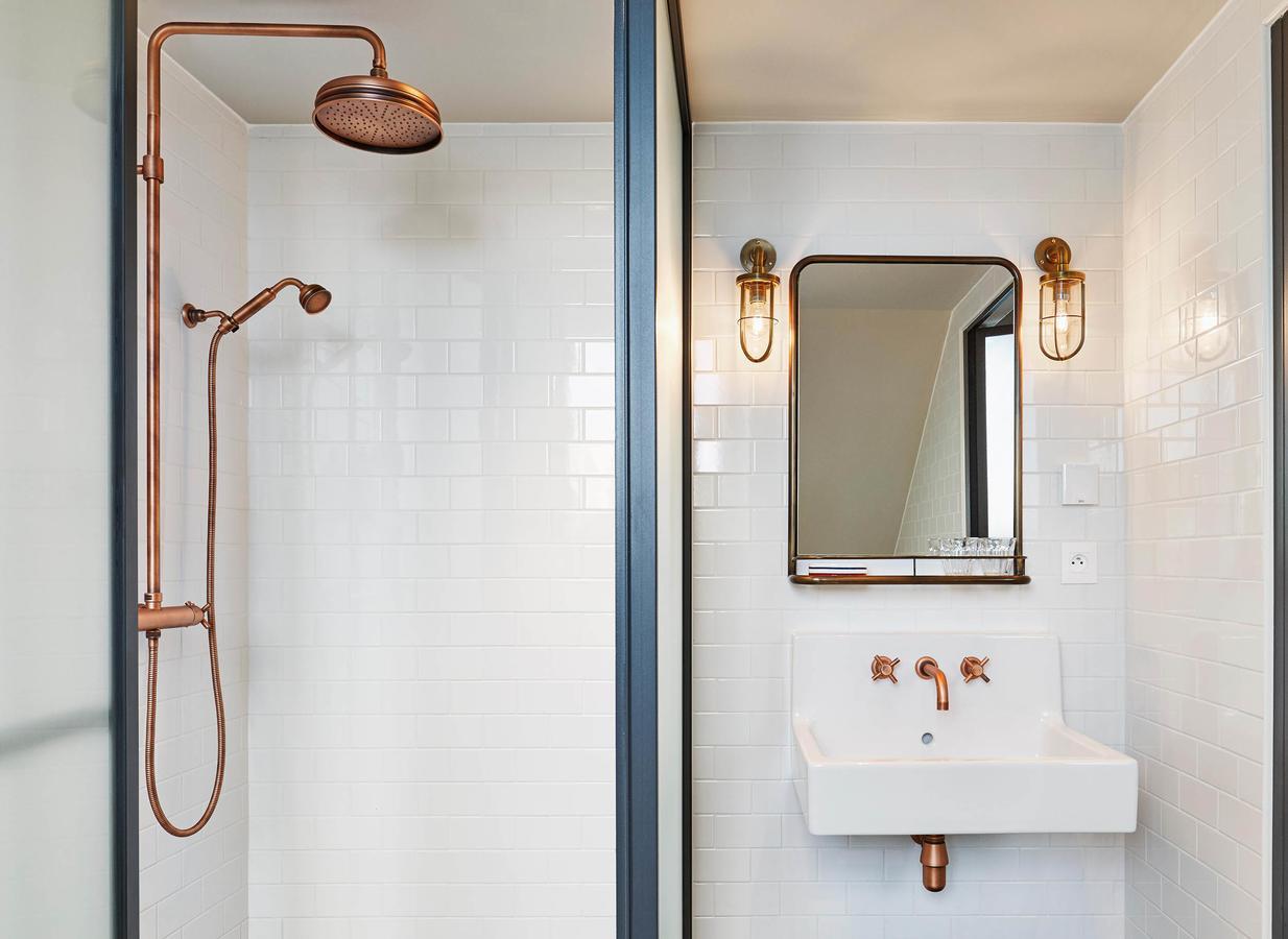 Roomy,536966985:JPEG