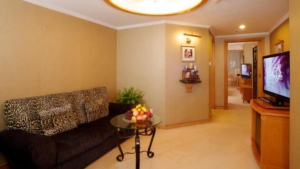 Quadruple Room (4 Adults),94341251:JPEG
