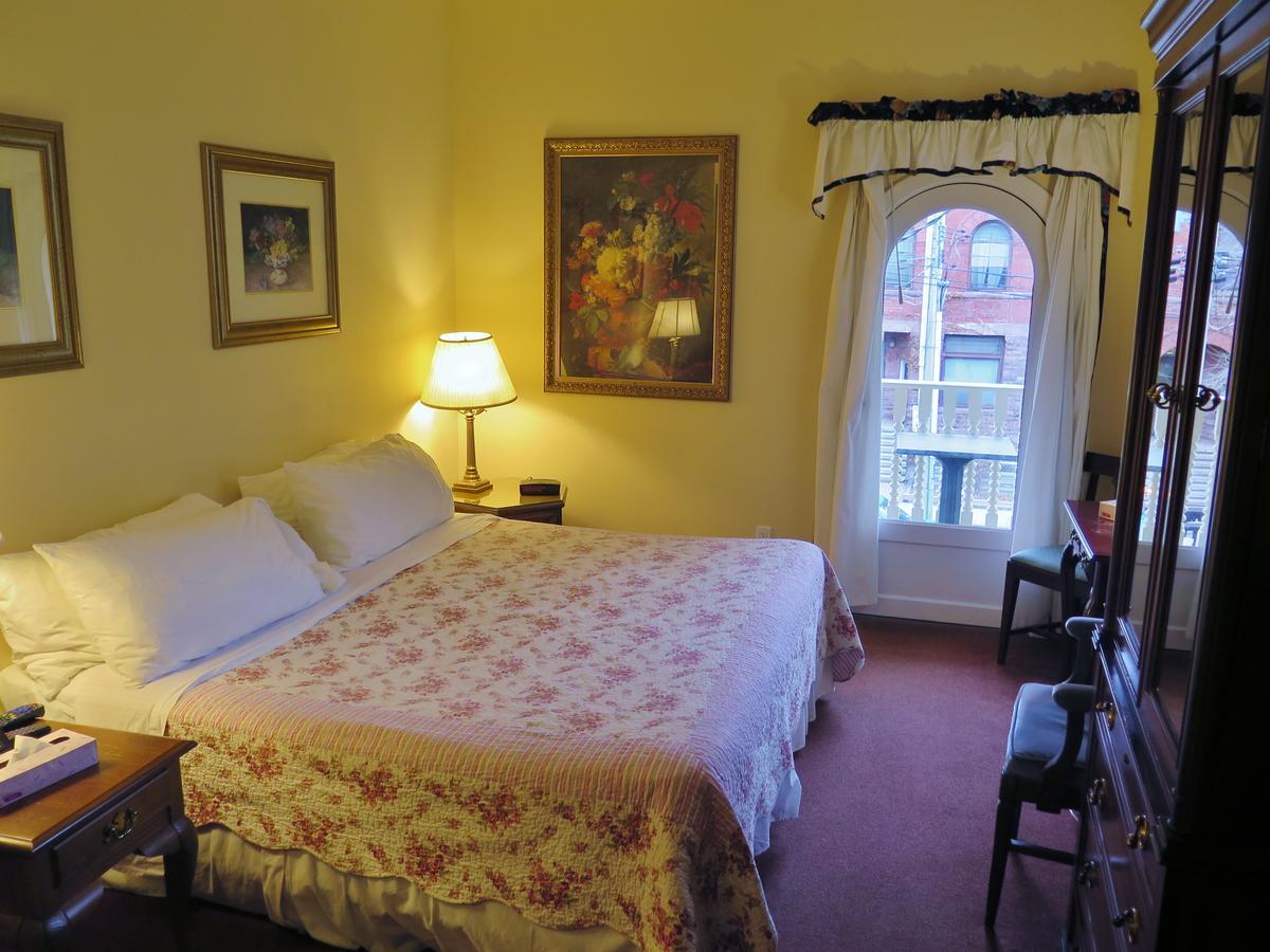 Deluxe Zimmer mit Kingsize-Bett