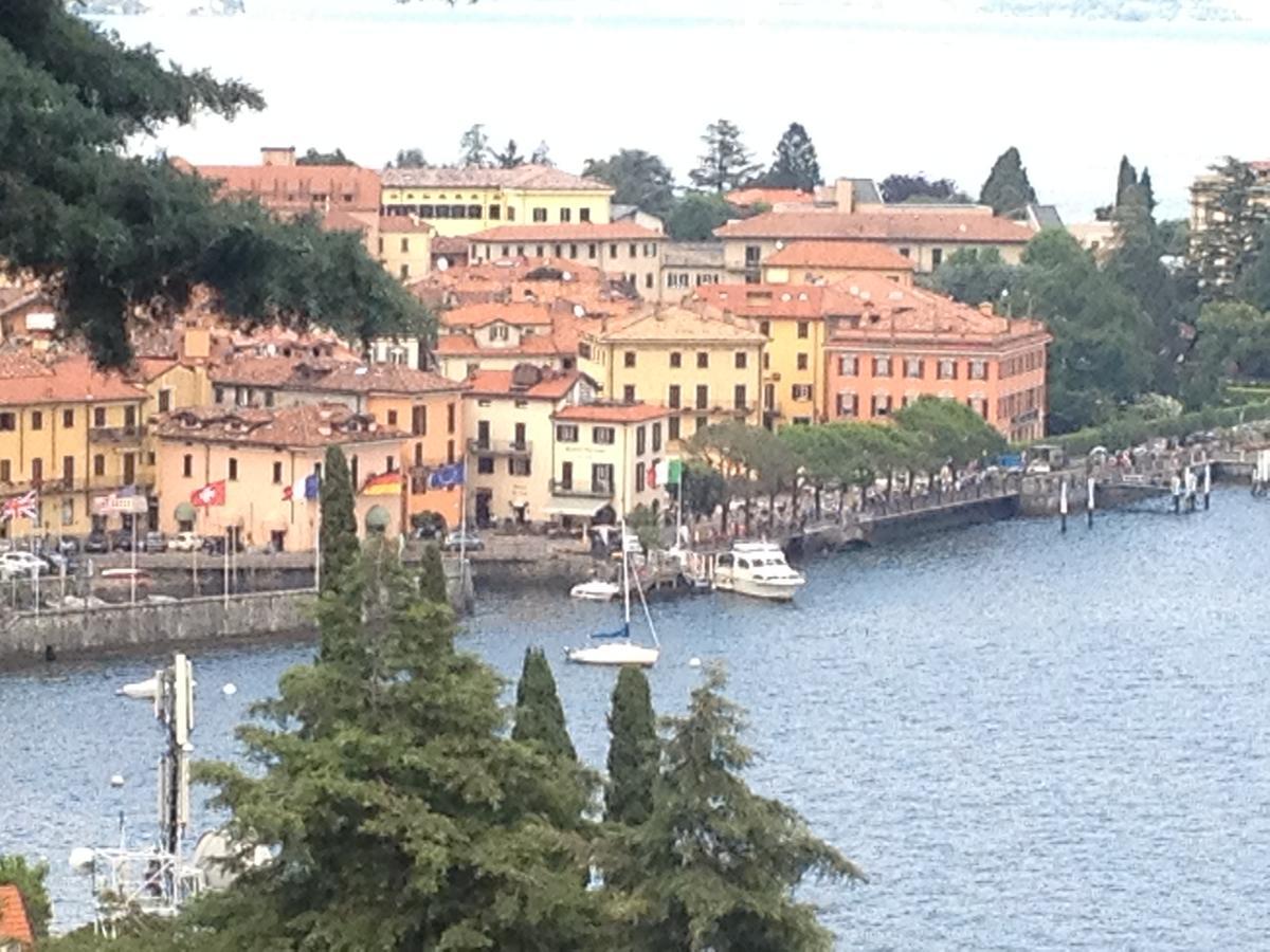 Camera Matrimoniale con Vista Lago Parziale