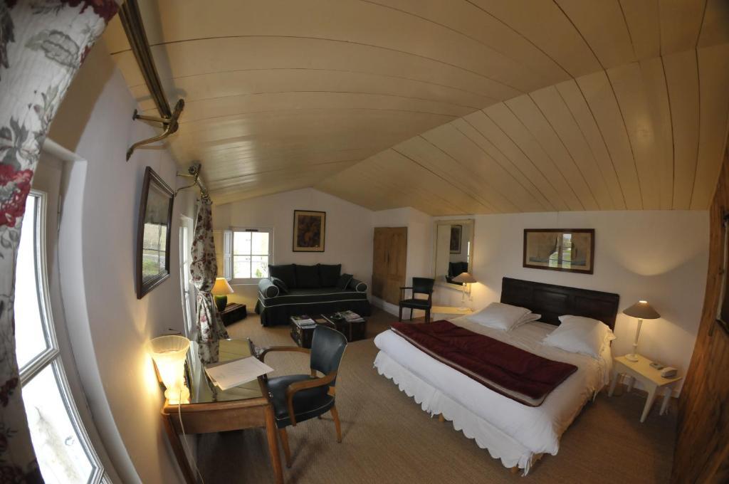 Chambre Deluxe (1 Adulte + 2 Enfants)