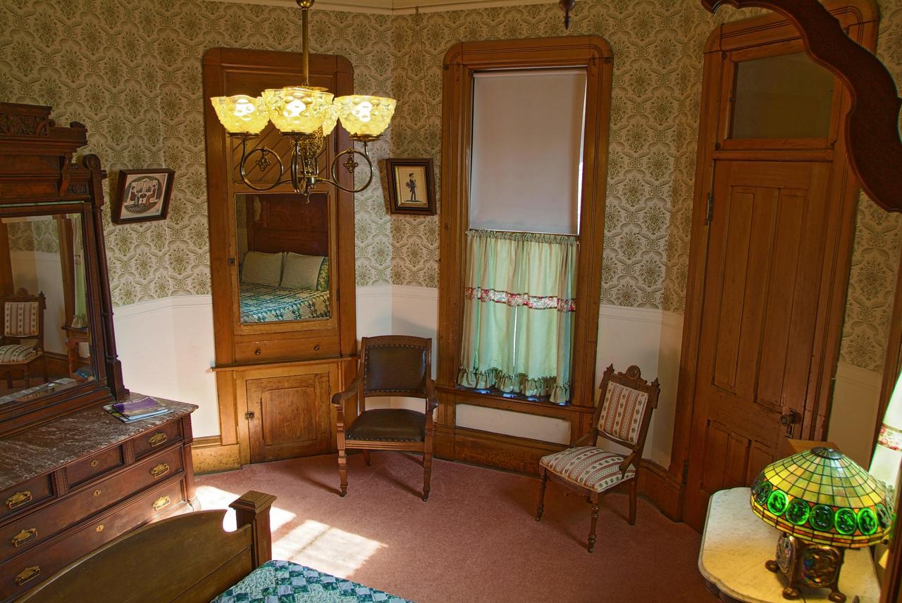 Standard Room with Shared Bathroom