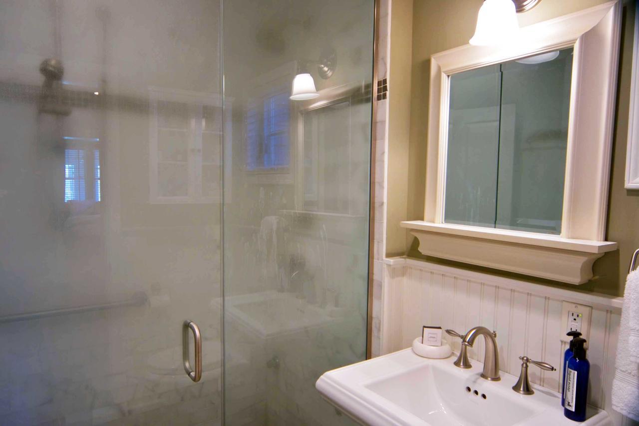 Suite Eleven - Not Pet-Friendly