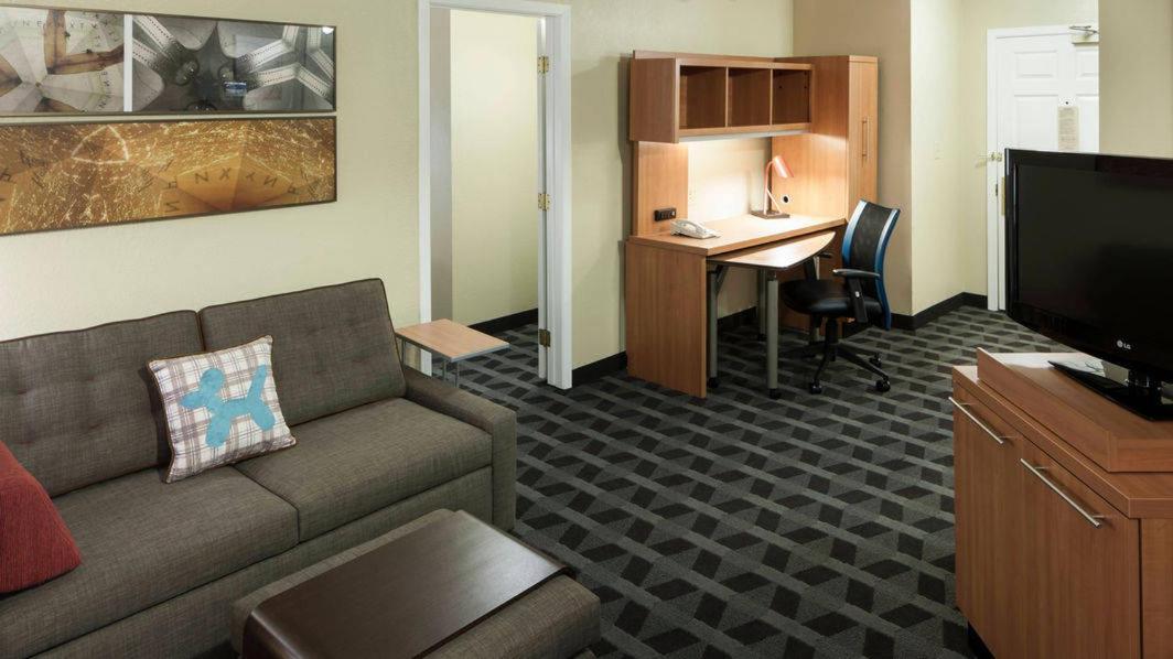 Two-Bedroom Suite