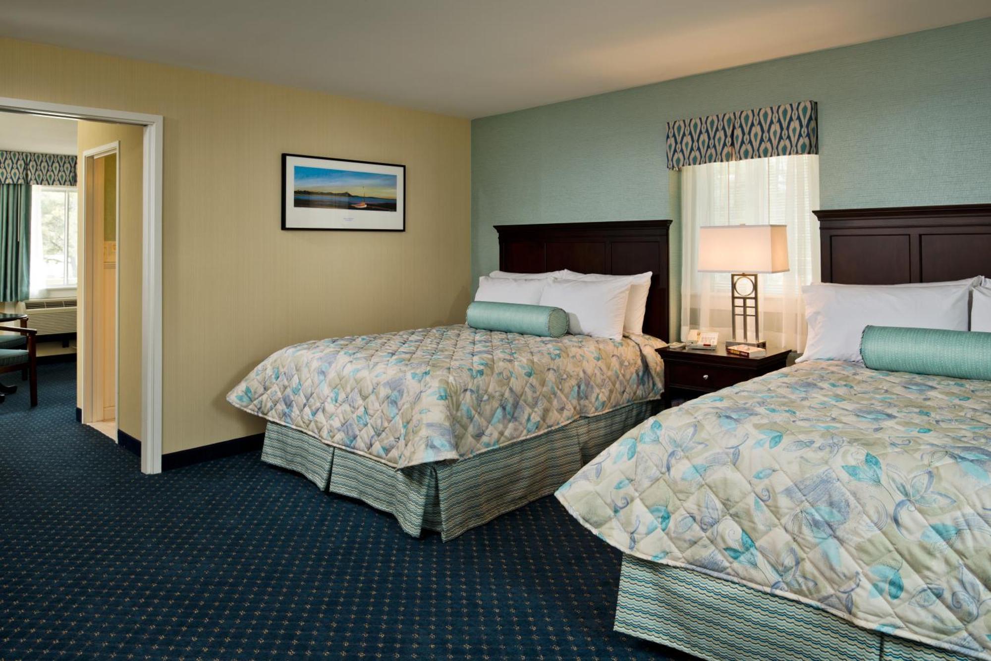 Queen Suite with Two Queen Beds and Courtyard View
