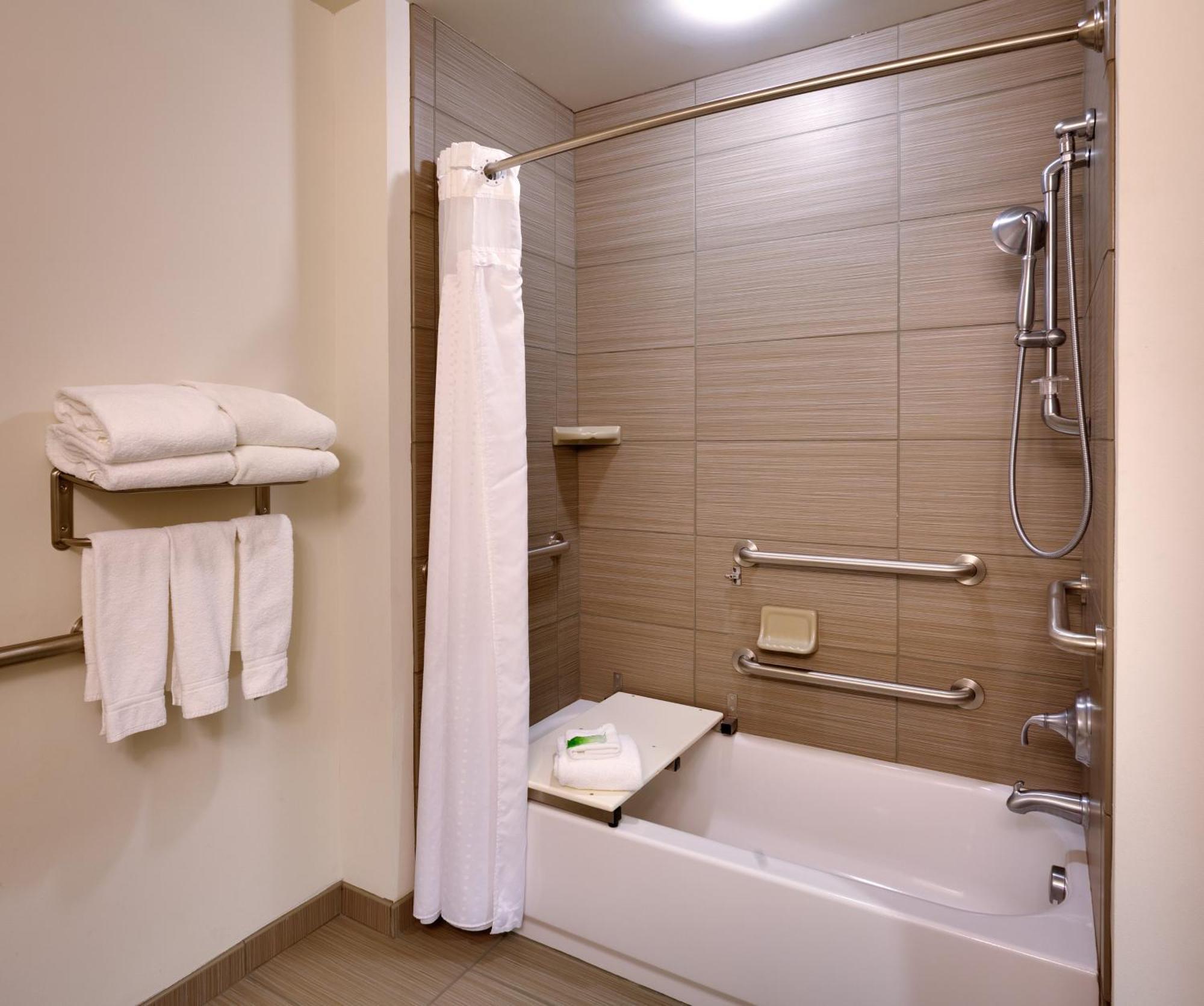 Standard King Room with Mobility Accessible Tub