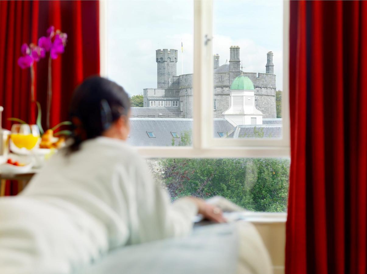 Chambre Lit King-Size - Vue sur Château