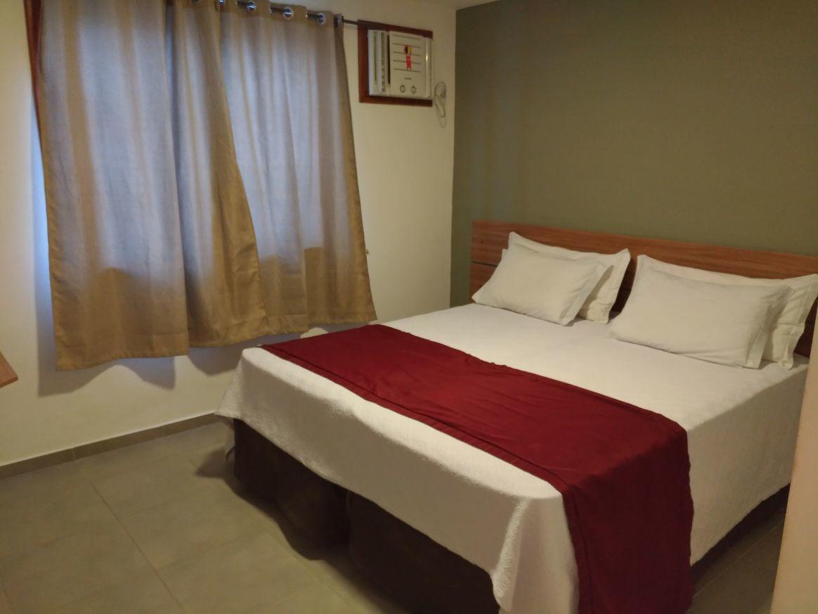 Quarto Grande com Cama de Casal ou 2 de Solteiro