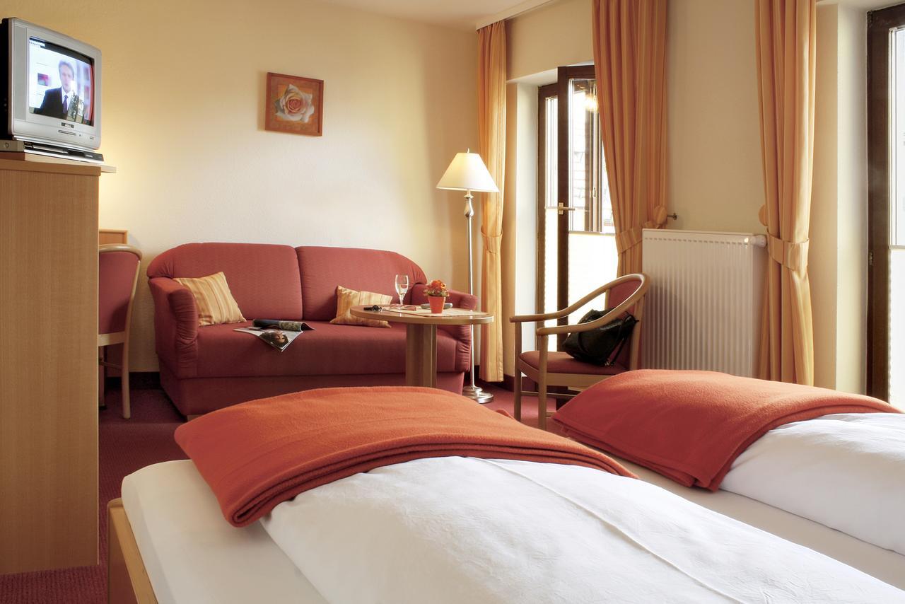 Large Double Room,185617608:JPEG