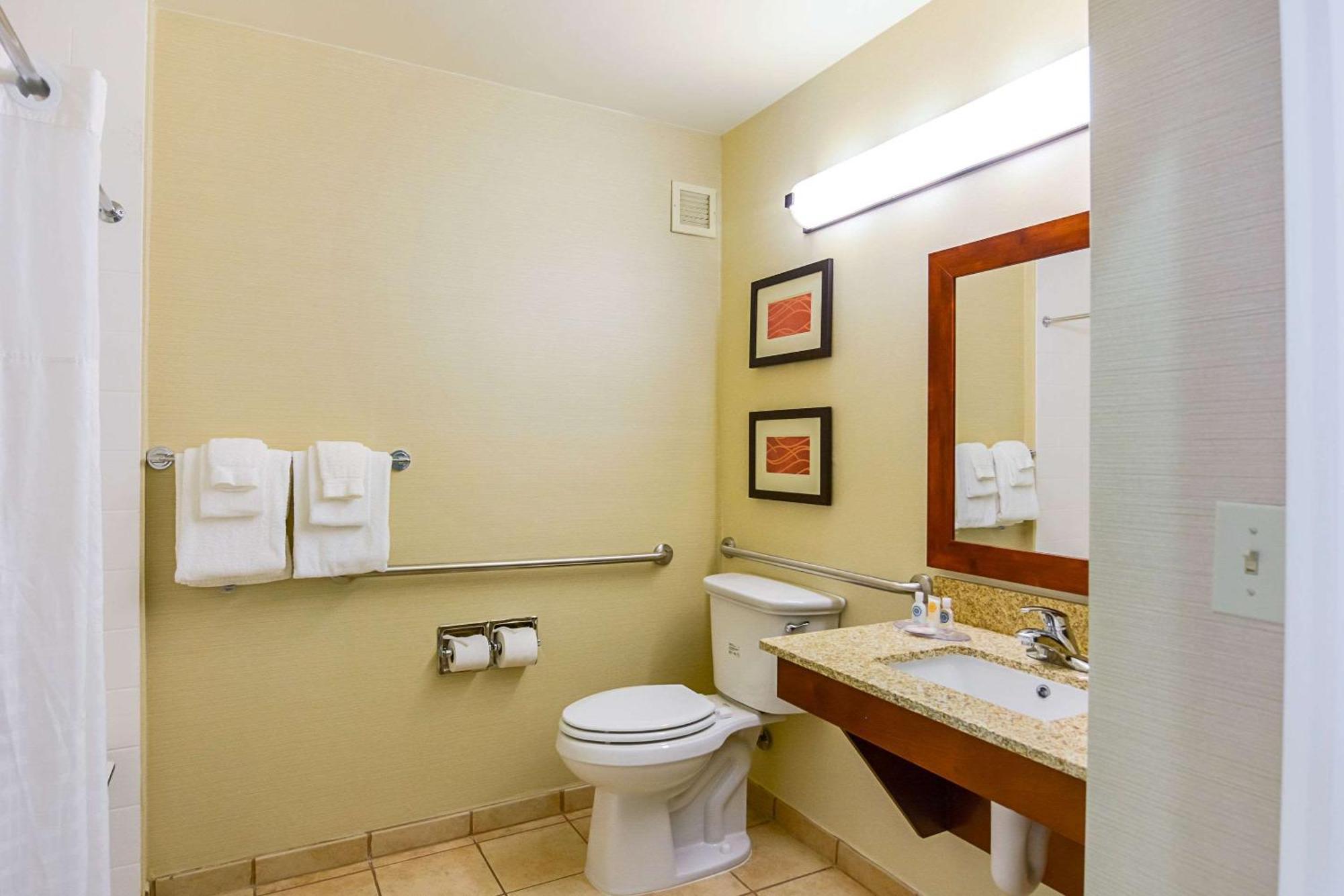 Queen Room with Two Queen Beds - Accessible/Non-Smoking