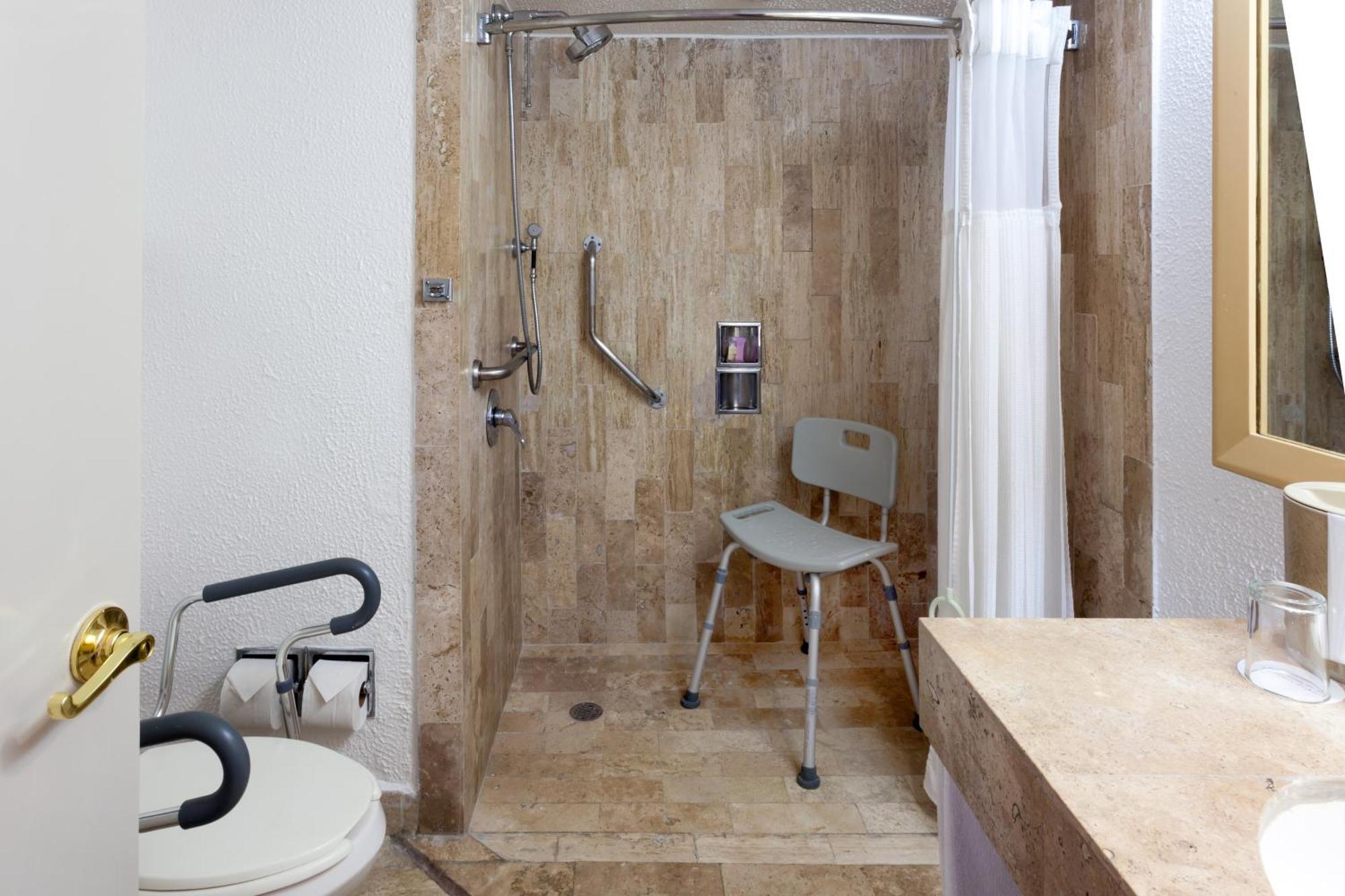 Quarto Duplo com Duas Camas de Casal - Acesso à Hóspedes com Mobilidade Reduzida