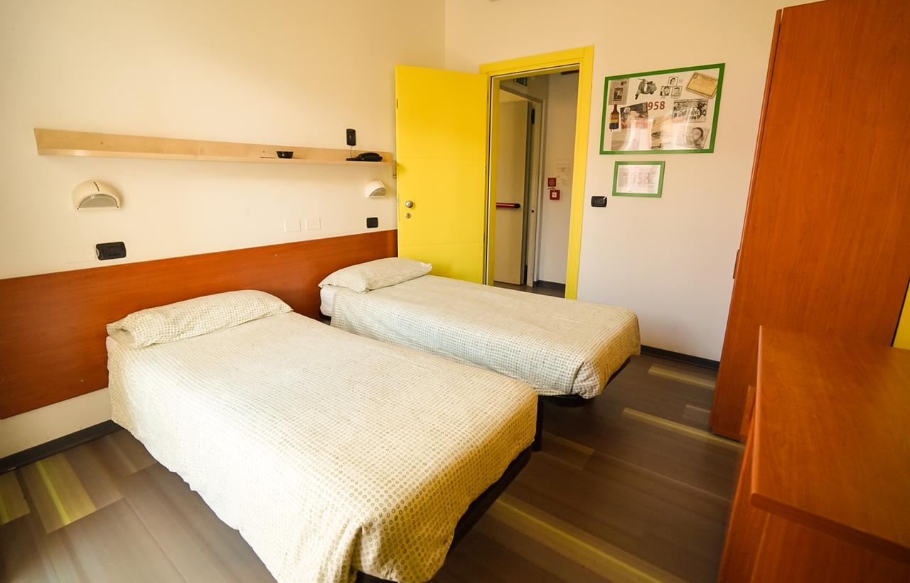 Doppel- oder Zweibettzimmer