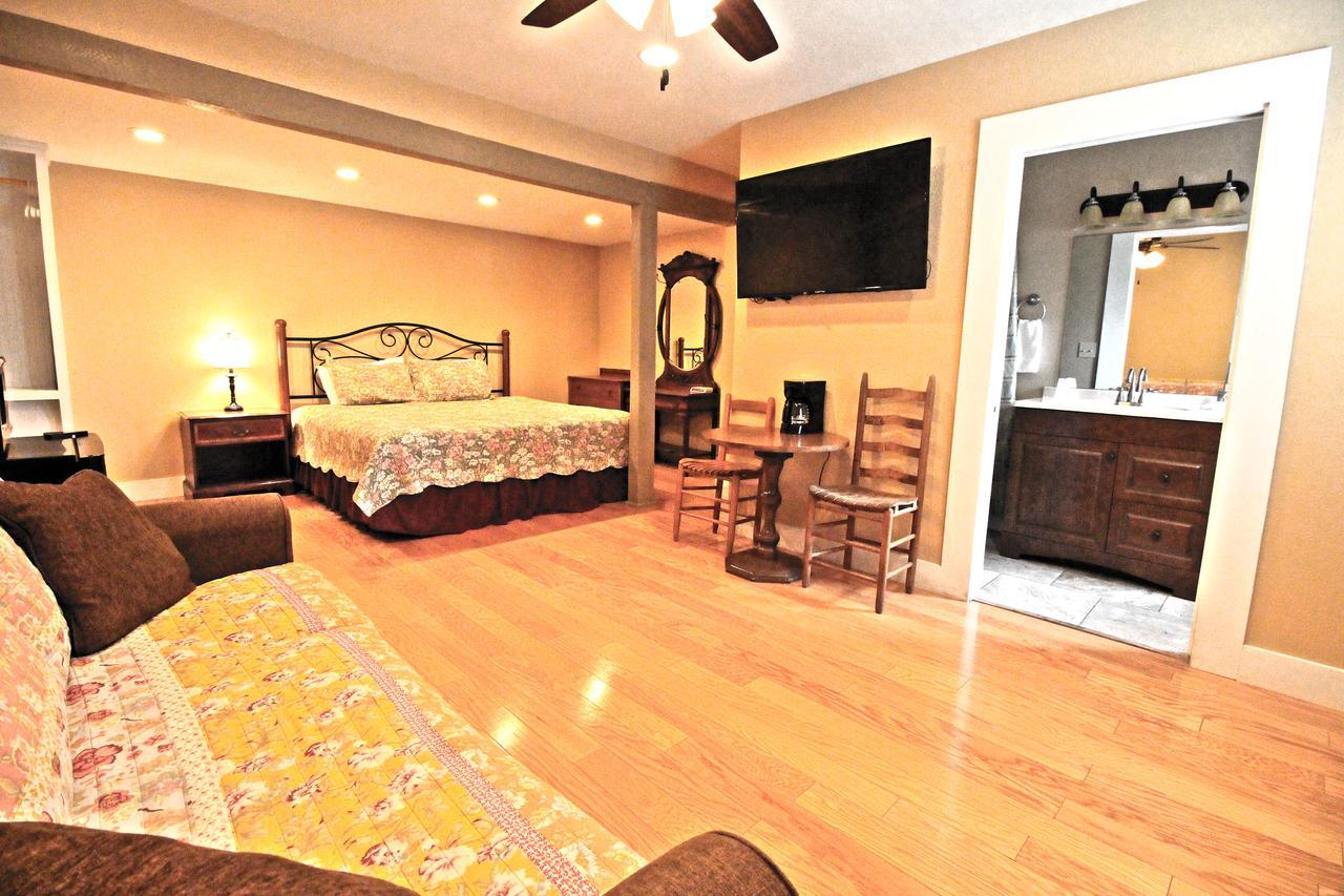 Deluxe King Room,560325414:JPEG