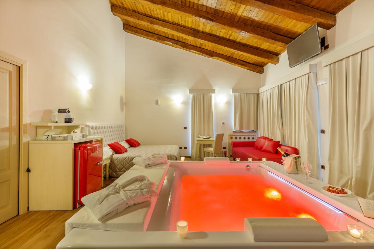 Suite met Kingsize Bed en Bubbelbad