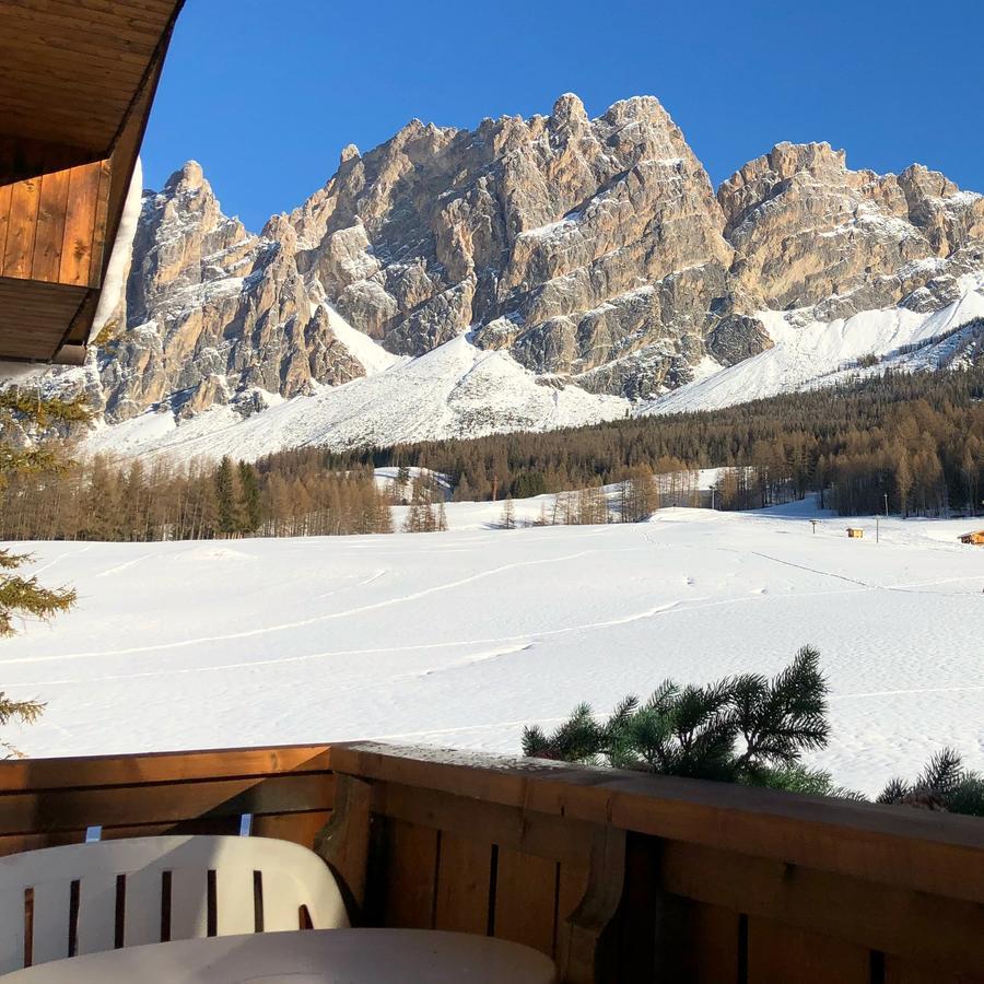 Doppelzimmer mit Balkon und Bergblick