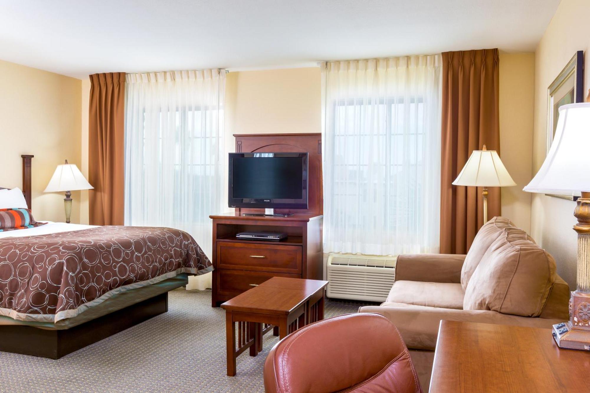 Queen Studio Suite